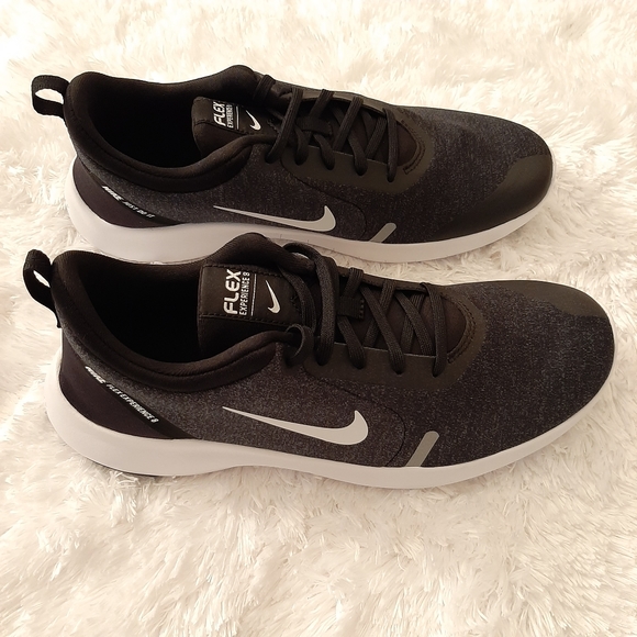 🆕️ Nike women\'s Flex experience 8